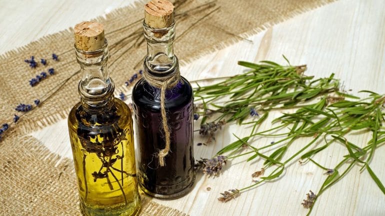 Liečivý levanduľový olej: Pripravte si ho doma