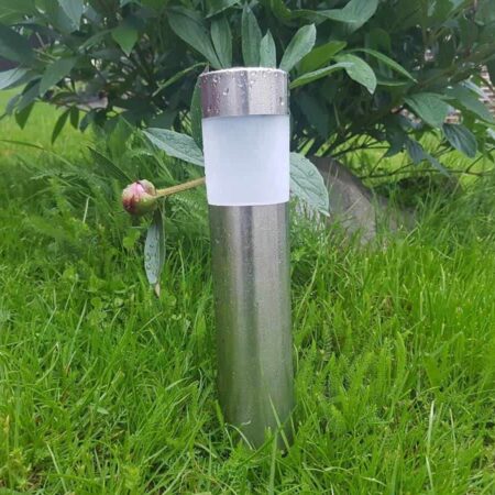 Skrášlite si záhradu vonkajšími svetluškami