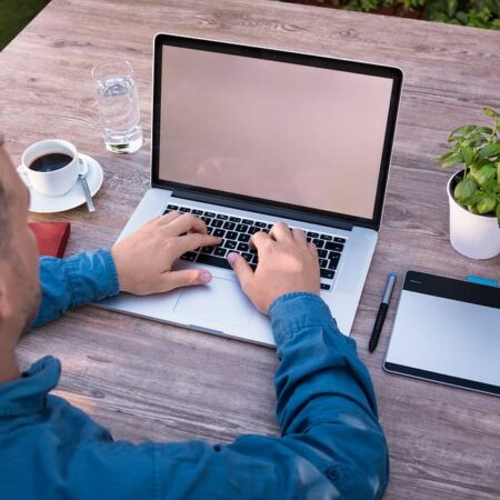 home office na záhrade