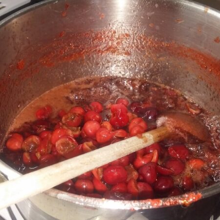 Urobte si domáci višňový džem