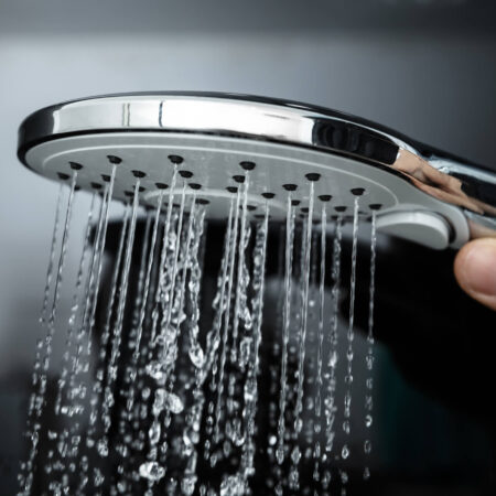 Ako čistiť sprchu? Tu je 5 jednoduchých trikov