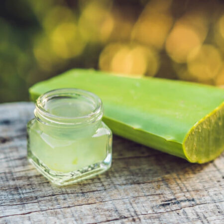 Hojivá masť z aloe vera na pokožku spálenú slnkom