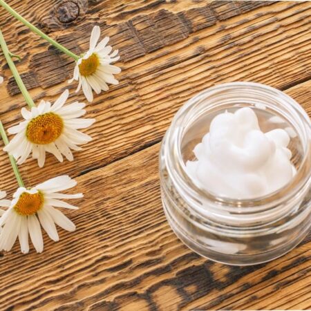 Pleťové mlieko pre citlivú pleť s harmančekom a bazou