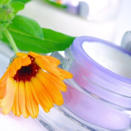 Domáci nechtíkový balzam na pery