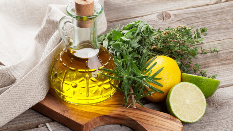Chutné bylinkové oleje pre krásnu arómu a chuť, tu je recept