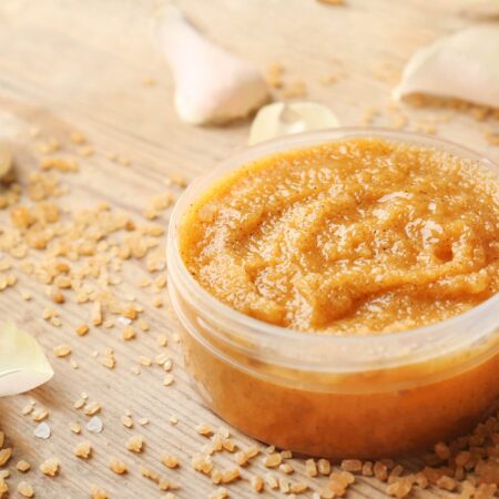 Urobte si cukrový bylinkový píling pre krásnu pleť