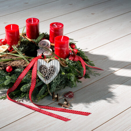 Ako sa starať o adventný veniec a sviečky, aby bol krásny