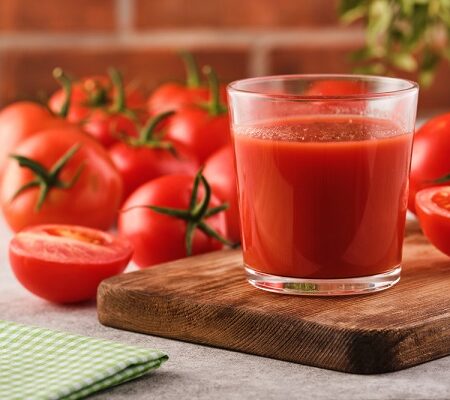 Paradajková šťava: Skryté výhody i nevýhody pre naše telo