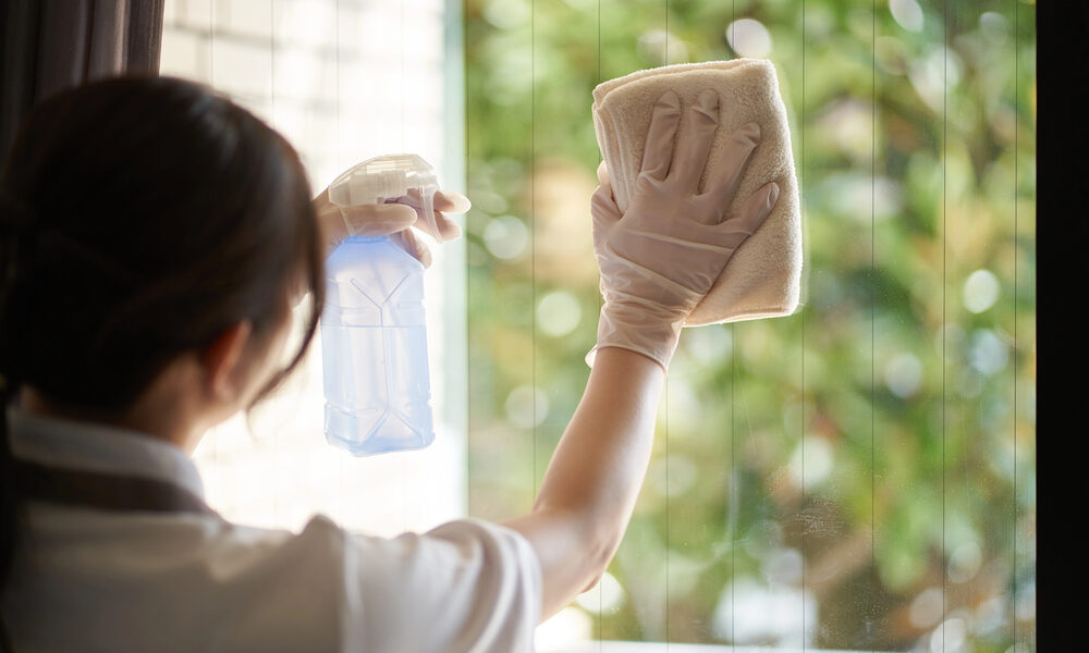 Vodka ako čistiaci prostriedok na dezinfekciu povrchov a odstránenie baktérií