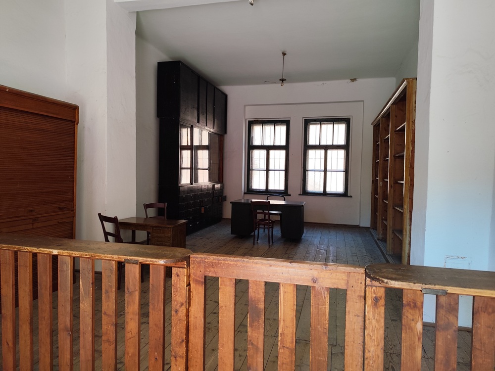 Terezín pozná každý. Len málokto však vie, prečo sem každoročne prichádzajú delegácie zo Srbska