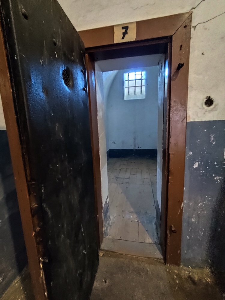 Samotka v Malej pevnosti v Terezíne, kde gestapo izolovalo väzňov pred výsluchmi