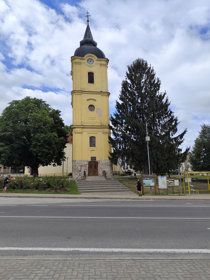 Šikmá veža vo Vrbovom pri Kostole svätého Martina, známa ako slovenská Pisa